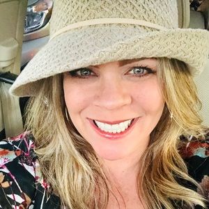 Meet your Posher, Lisa marie